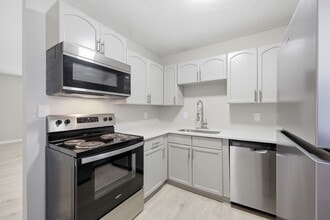 Building Photo - 4800 Hoyle Dr