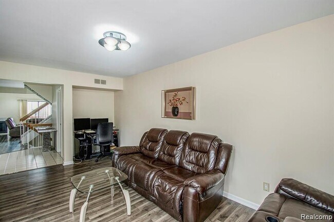 Building Photo - 6252 Potomac Cir