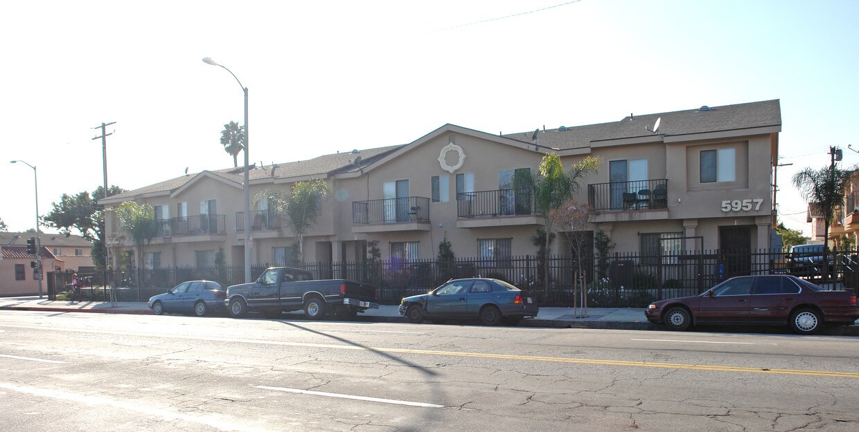 Foto principal - 5957 Hooper Ave