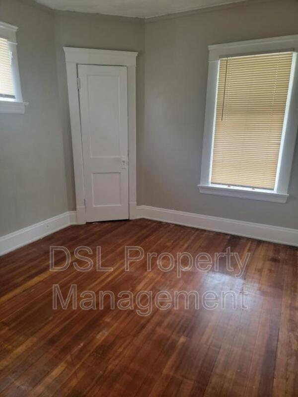 Foto del edificio - 3555 E 143rd St