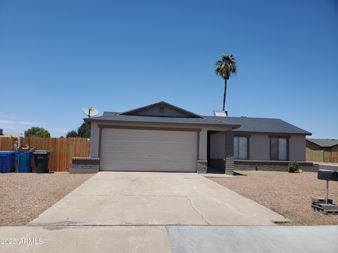 Foto principal - 8002 West Campbell Ave