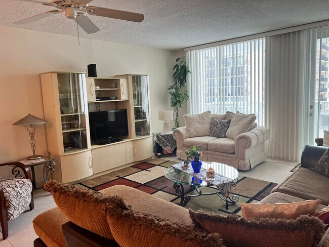 Foto del edificio - 3450 S Ocean Blvd