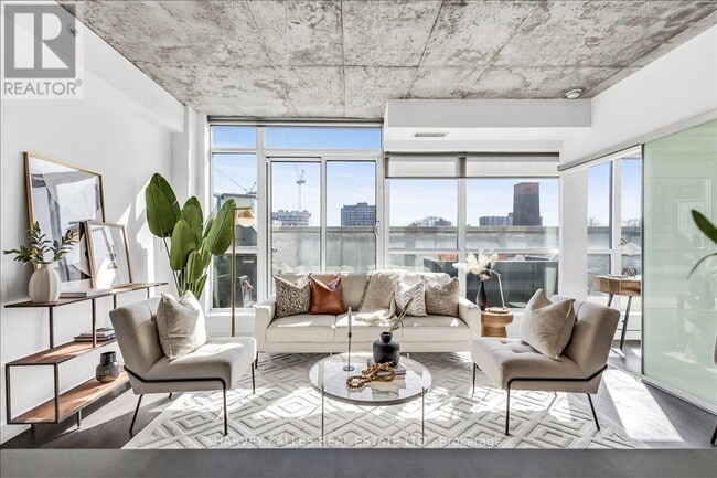 Building Photo - 1205 Queen St W