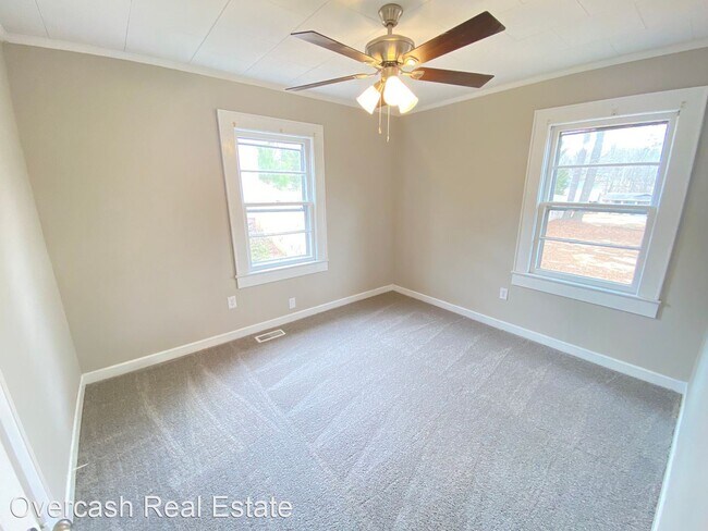 2 br, 1 bath House - 1379 Rainbow Dr 