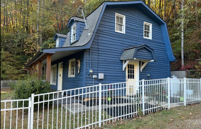 Foto del edificio - 117 Humphrey Ln