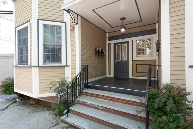 Building Photo - 34-36 H Street Unit 1L