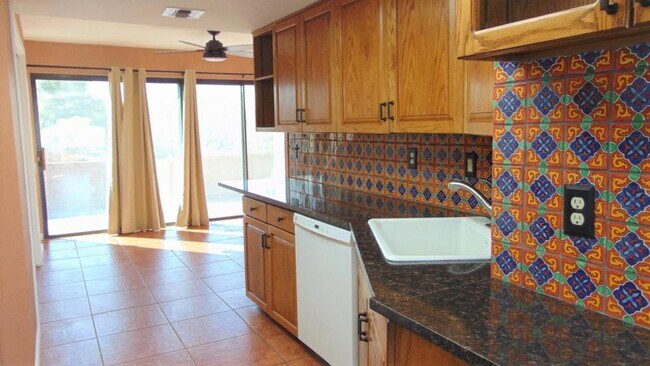 Foto del edificio - 1071 W Calle Trafalgar