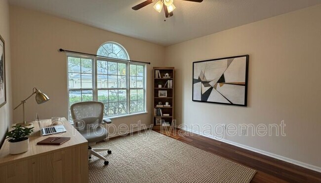 Foto del edificio - 5868 Brush Hollow Rd