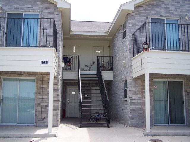 Building Photo - 1521 Oasis Dr