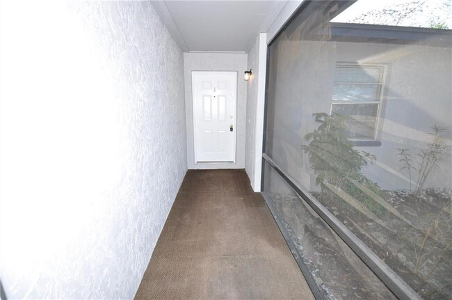 Building Photo - 830 Cinnamon Dr E