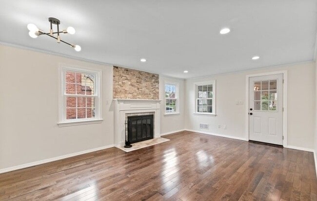 Building Photo - 30 Meisel Ave