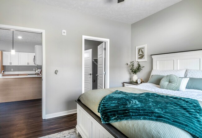 Building Photo - The Reserve on 77