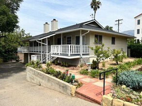 Building Photo - 120 W Pedregosa St