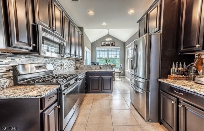 Building Photo - 263 Winding Hill Dr