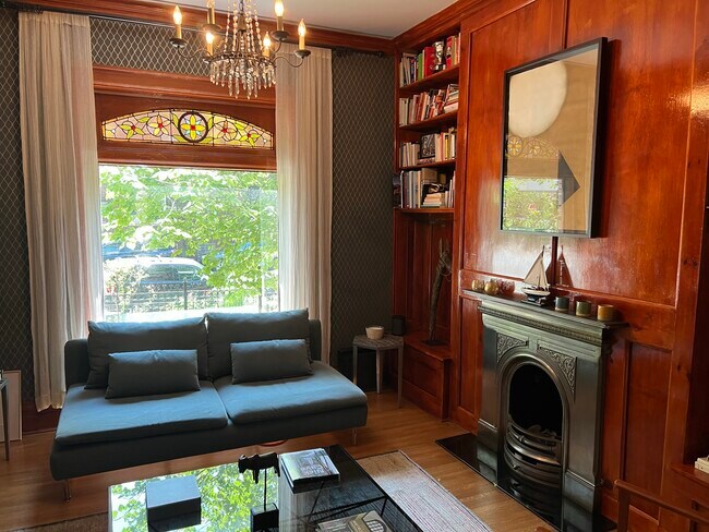 Sala de estar - 1102 W Wrightwood Ave