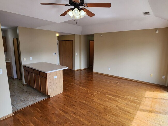 Foto del edificio - 2 bed 2 bath Kenosha condo