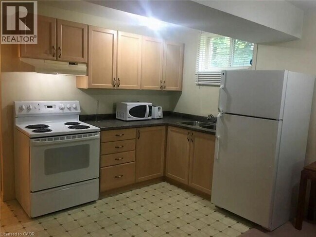Building Photo - 2111 Countrystone Pl