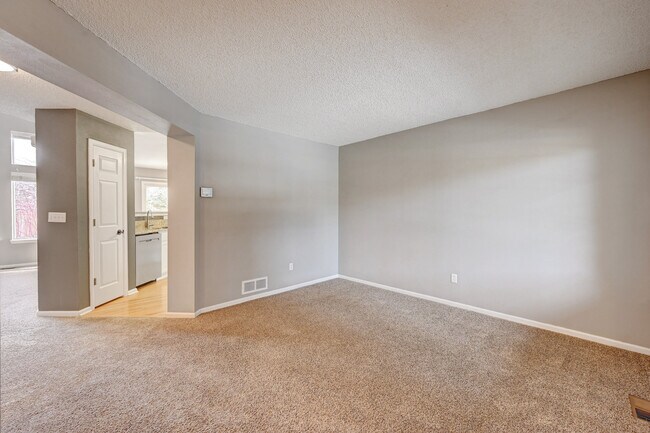 Foto del edificio - 9725 Canberra Ct