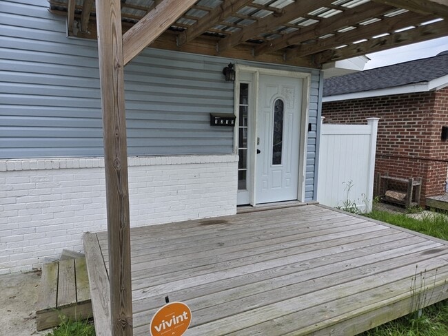 Building Photo - 1212 Shell Rd