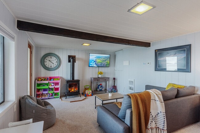 Foto del edificio - 2038 S Breezy Point Rd