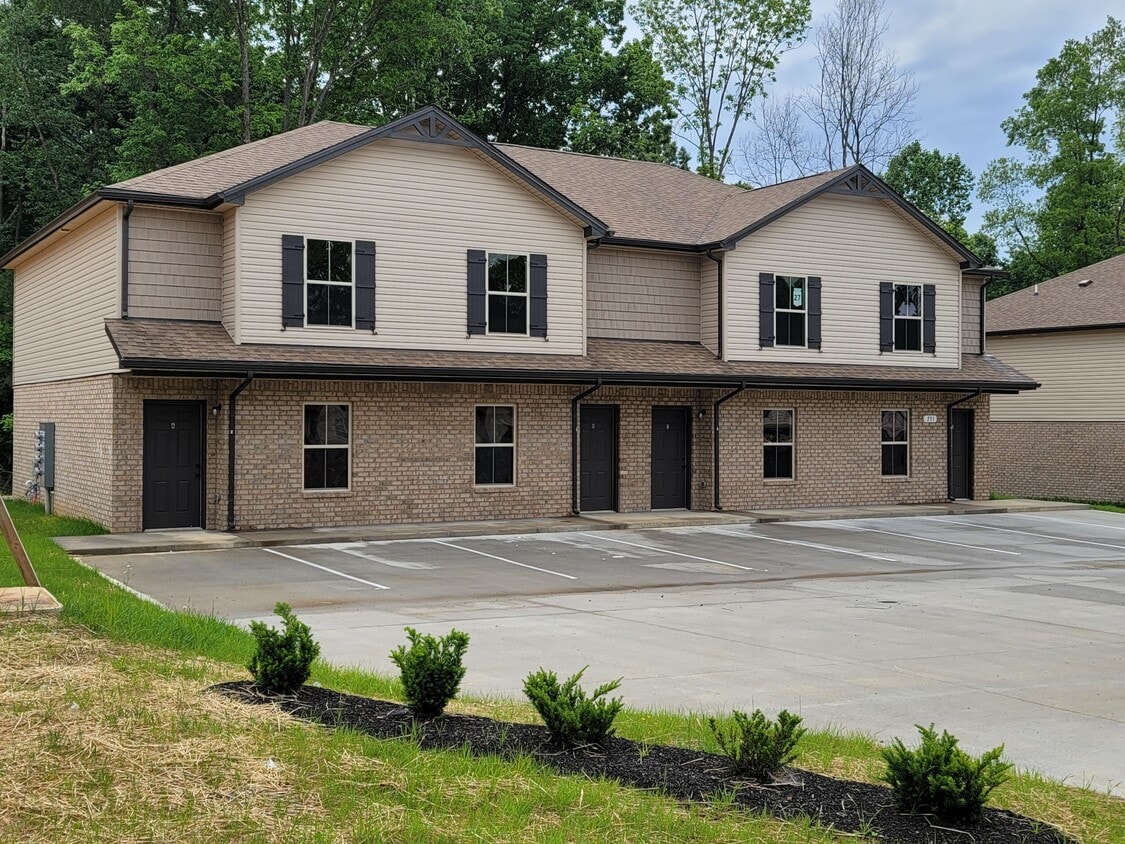 Primary Photo - 231 Smithson Ln
