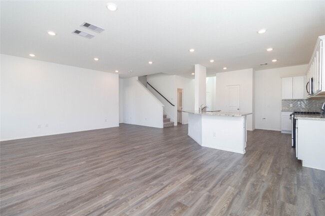 Building Photo - 9411 Clearwater Bluff Ln