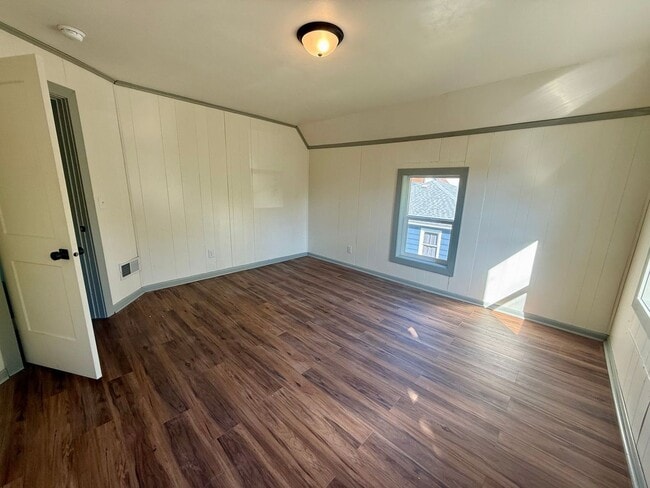 Building Photo - 2 Bed 1 Bath Single Family Home in Wausau