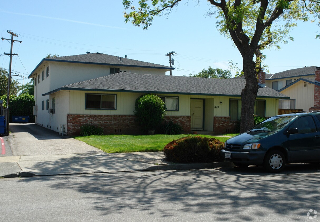 Primary Photo - 1610 Ottawa Ct