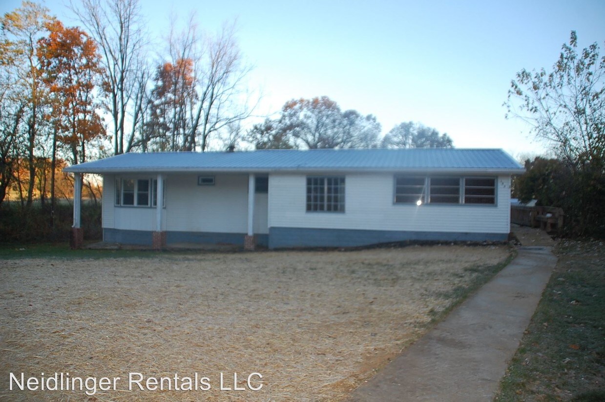Foto principal - 3 br, 1 bath House - 126 South Side Drive