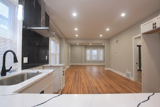 Building Photo - 5016 Seminole St