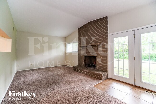 Building Photo - 161 Greenlake St