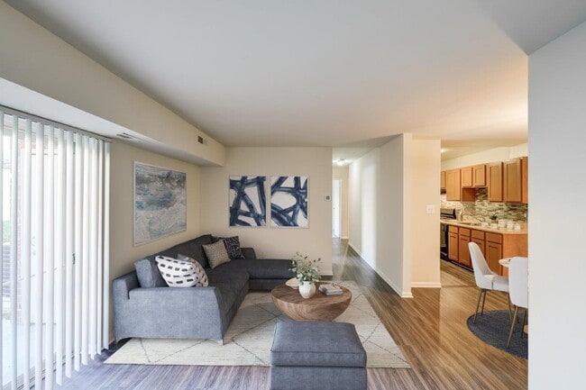 Building Photo - Bennington Crossings Apartment Homes