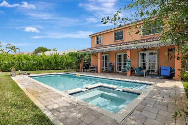Foto del edificio - 1653 Winterberry Ln