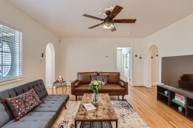 Building Photo - Turnkey, Partially Furnished 3BR Durham Retreat | Walkable, Renovated, & Fully Serviced