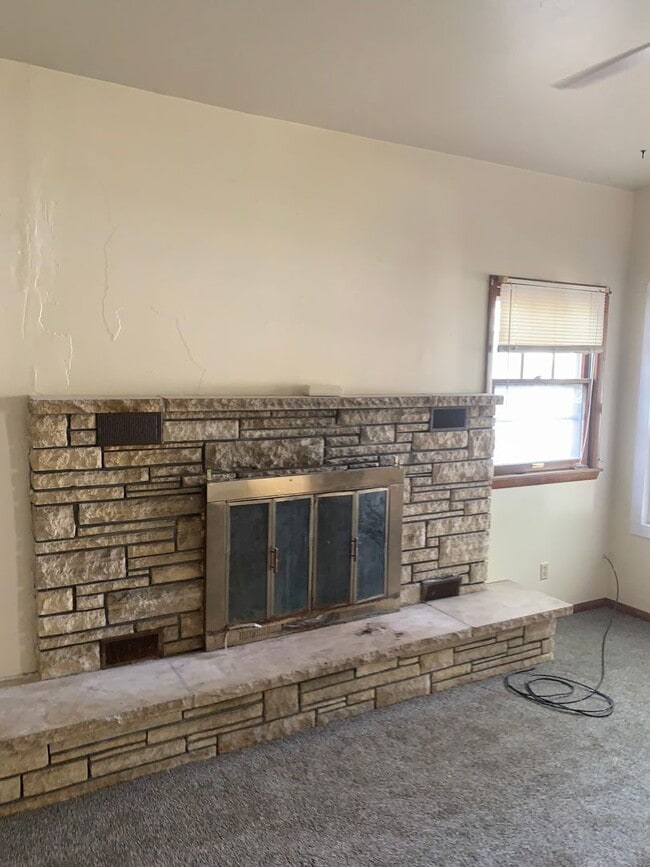 Building Photo - 415 Denver St