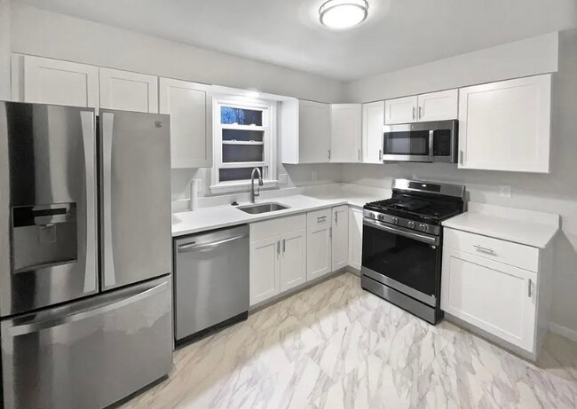 Building Photo - 12512 Calvert Hills Dr