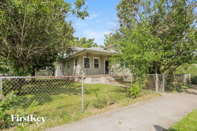 Building Photo - 17092 Head Ave