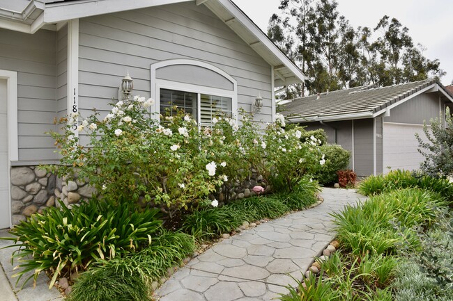 Building Photo - 11875 Handrich Dr