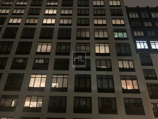 Building Photo - Clermont Avenue