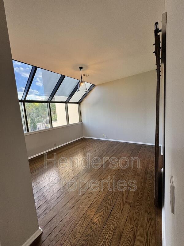Foto del edificio - 501 Fenton Pl