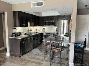 Building Photo - 630 Tennis Club Dr