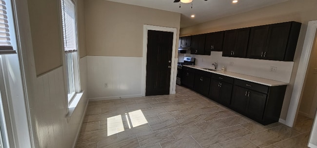 Photo - 70 Weston St Apartment