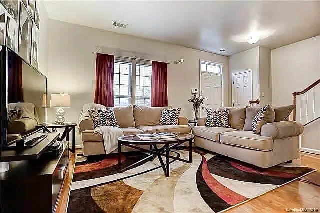 Foto del edificio - 9821 Mallard Glen Dr