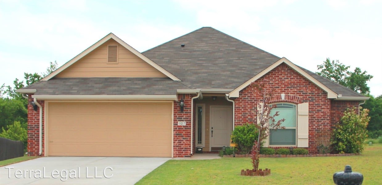 Primary Photo - 3 br, 2 bath House - 107 E Elmira Pl