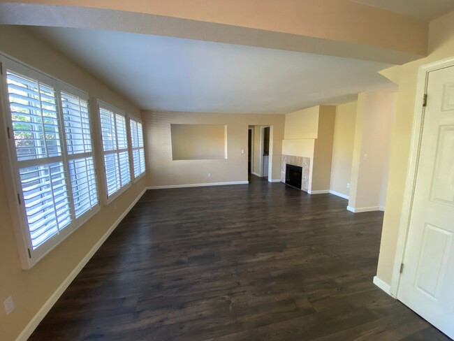 Foto del edificio - Spacious Folsom Home Near Sandra Gallardo ...