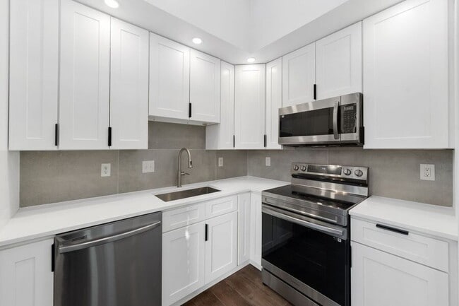 Photo - 2151 Colerain Ave Apartment