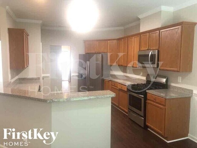 Building Photo - 1401 Aramore Dr SE