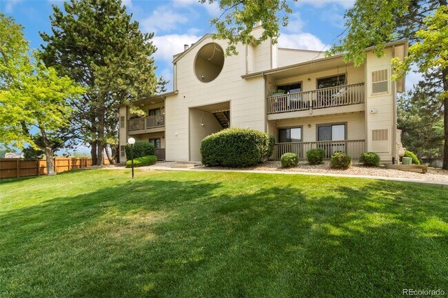 Building Photo - 9662 Brentwood Way