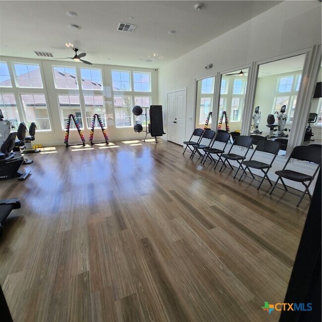 Foto del edificio - 475 River Fair Blvd