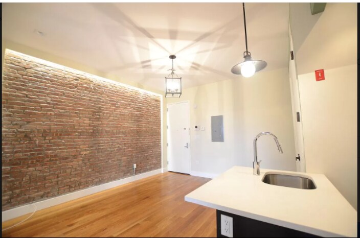Primary Photo - 1178 Bushwick Ave